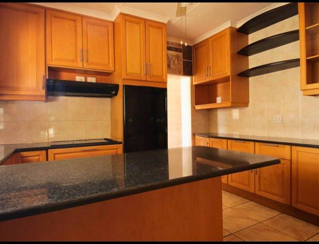 3 BEDROOM HOUSE FOR SALE IN HARTENBOS CENTRAL